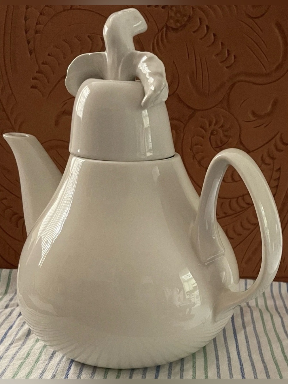 Vintage CarBone Pear Teapot - Mid-Century Italian Ceramic Tea Pot - Picture 3 of 14